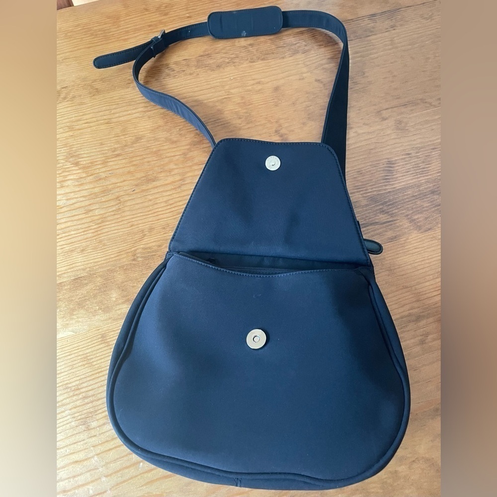 TravelSmith Crossbody Bag - Picture 3 of 6
